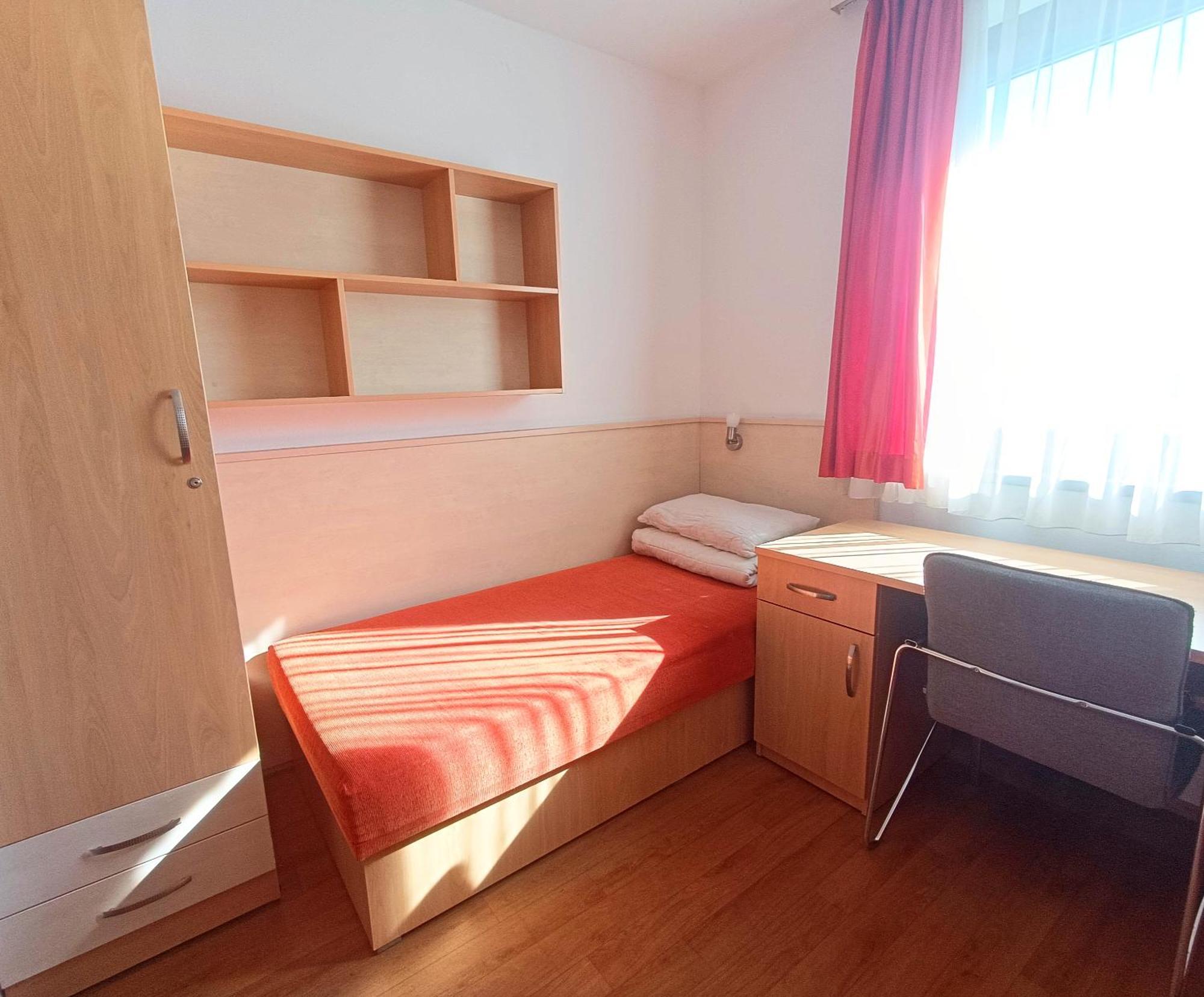 Famulus Kollegium Hostel Gyor Luaran gambar